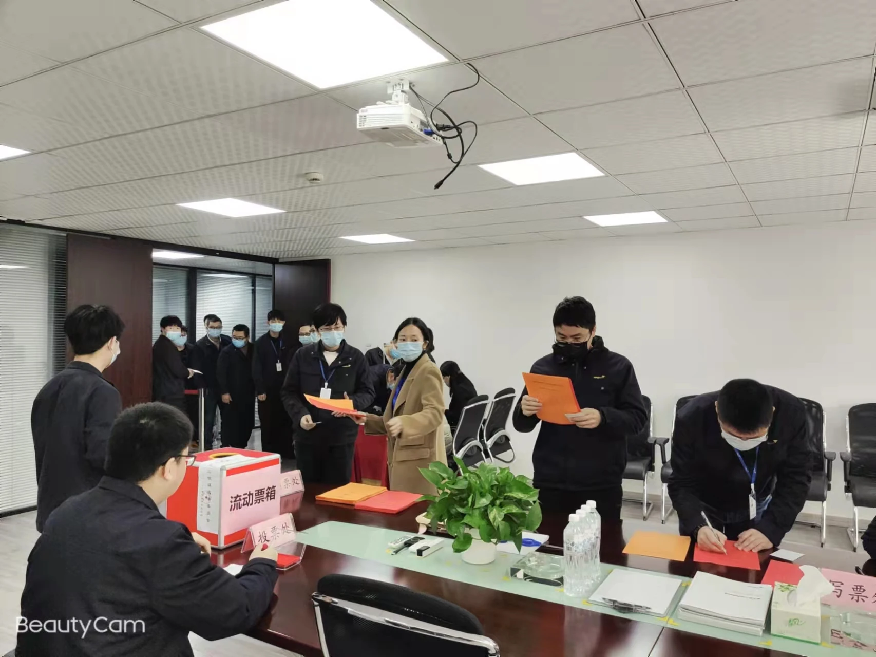 浙大乐鱼官方端网站登录入口_乐鱼leyu(中国)
顺利开展人大代表换届选举投票工作